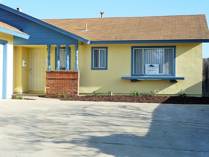 1st image of 2837 Caulfield Dr