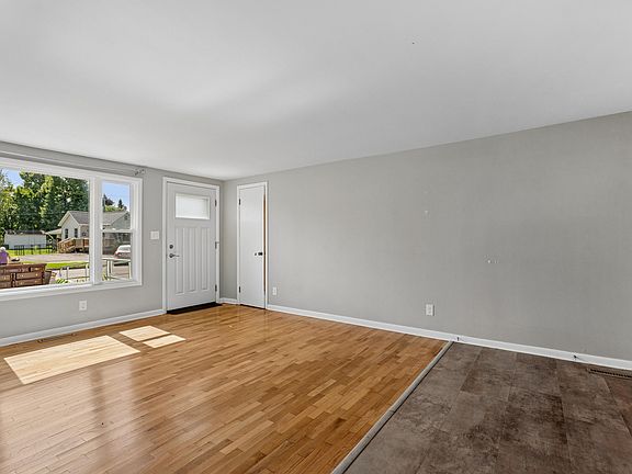 3rd image of 2713 S 5th Ave