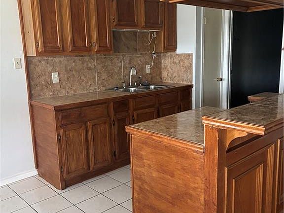 4th image of 2106 Lemon Tree Ct