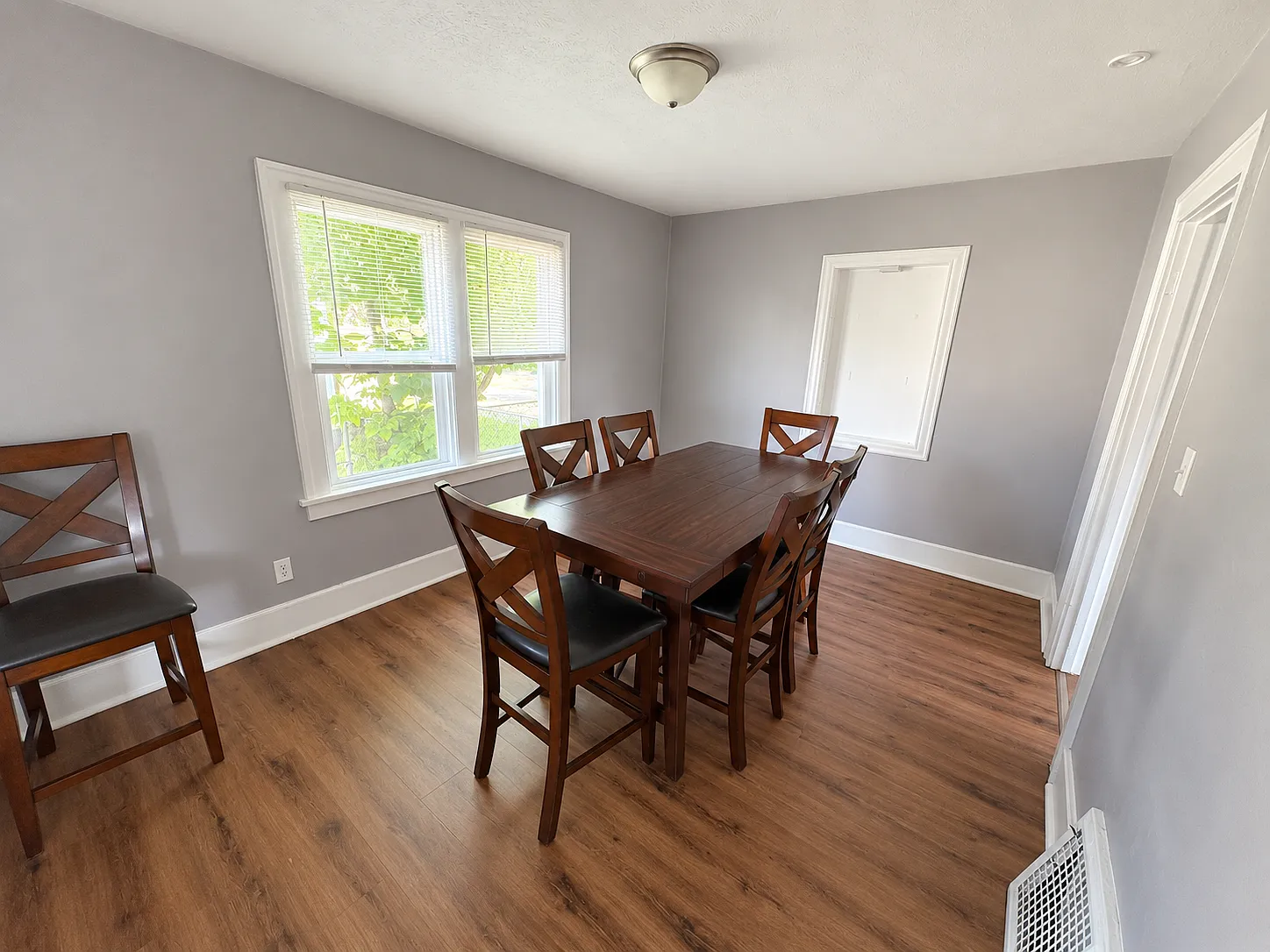 3 bed, 1672 sqft, $2,900 — Photo 4