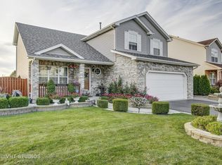 606 Wild Indigo Ave, Romeoville, IL 60446