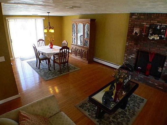 5th image of 16 Bonaparte St