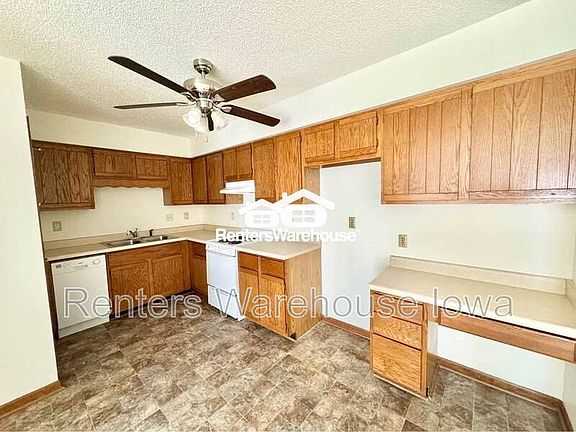 2nd image of 1115 W 1st St #208