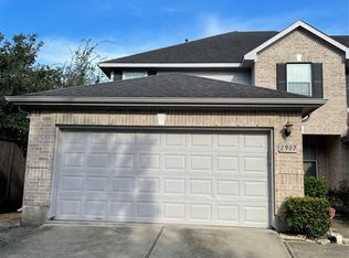 2907 Meadowglen Crst, Houston, TX 77082