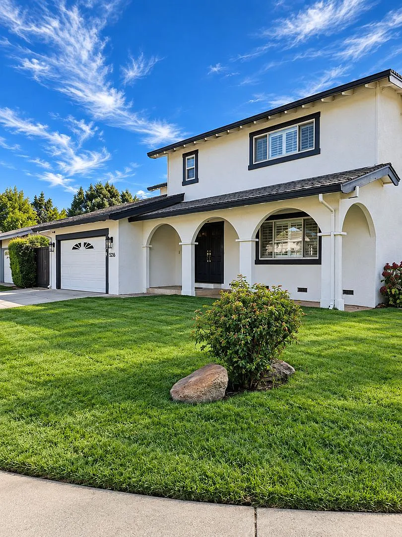 Stunning 4-Bedroom Carmichael Home with Pool, Spa & Corner-Lot Setting — Photo 1