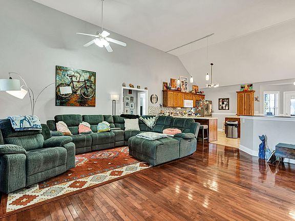 5th image of 10206 Nissi Way