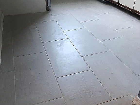 Porcelain Title flooring 