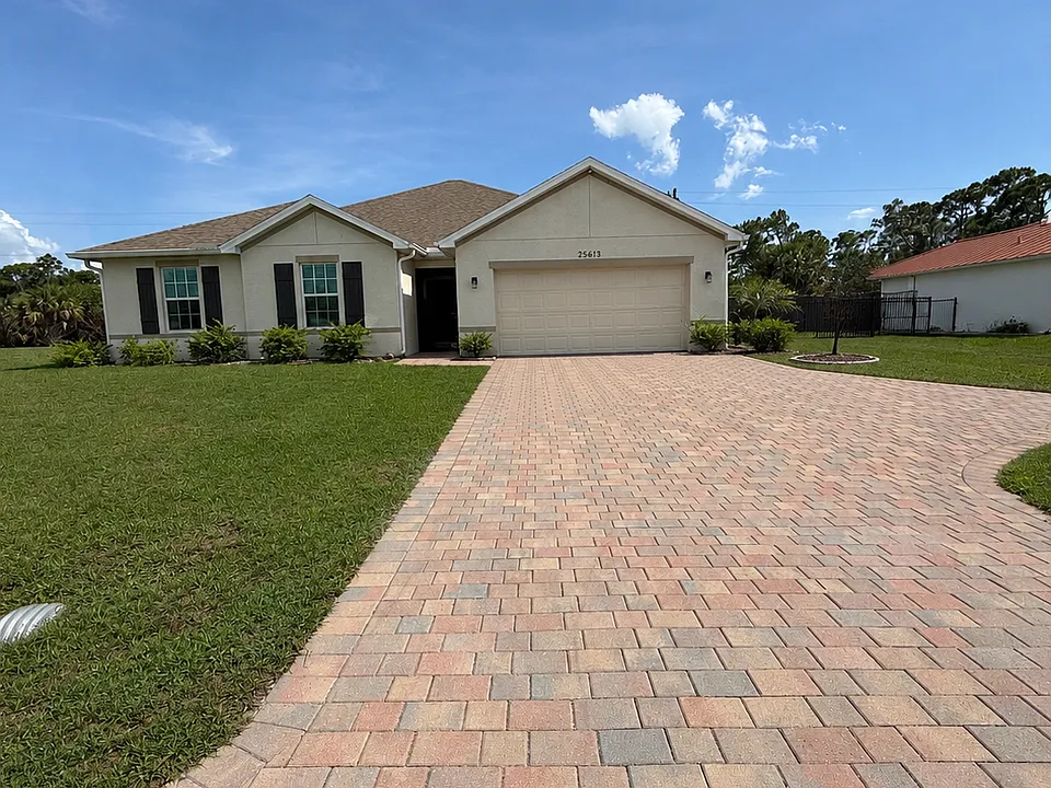 25613 Prada Dr