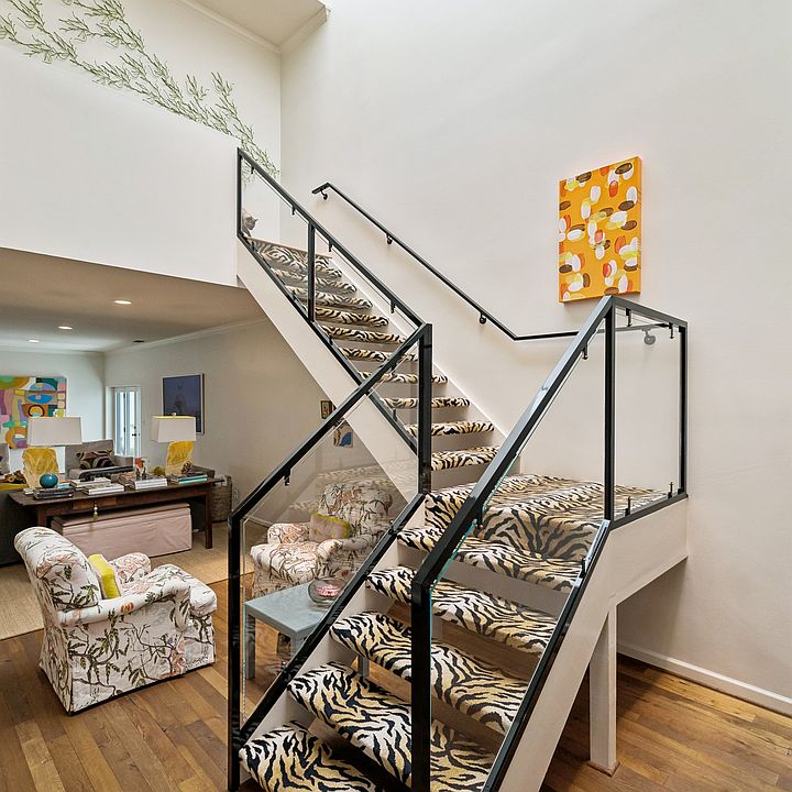 1st image of 315 Cleveland Ct #D