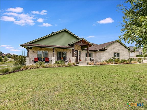 3rd image of 105 Lookout Cir