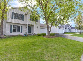 677 Anderson Dr, Lake In The Hills, IL 60156