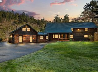 17285 Rustic Ln, Brookings, OR 97415