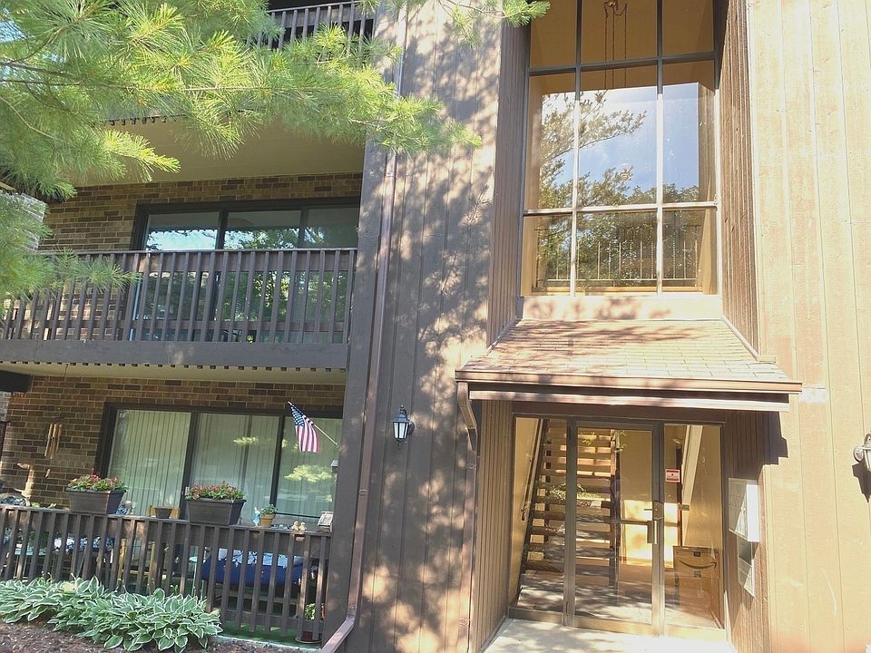 1st image of 9610 Mason Ave #3