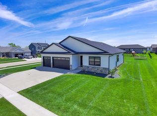 4207 Blair Ridge Rd, Cedar Falls, IA 50613