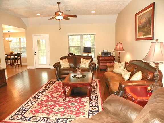 4th image of 114 Deer Brook Dr