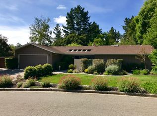 8 Beaconsfield Ct, Orinda, CA 94563