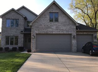 1912 Weston Ln, Schaumburg, IL 60193