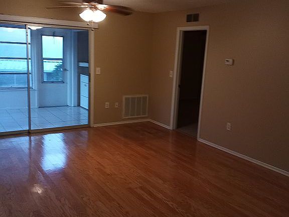 4th image of 2233 Bancroft Cir N APT B