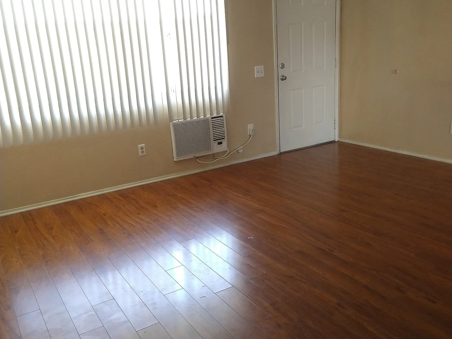 2 bed, 896 sqft, $1,250 — Photo 4