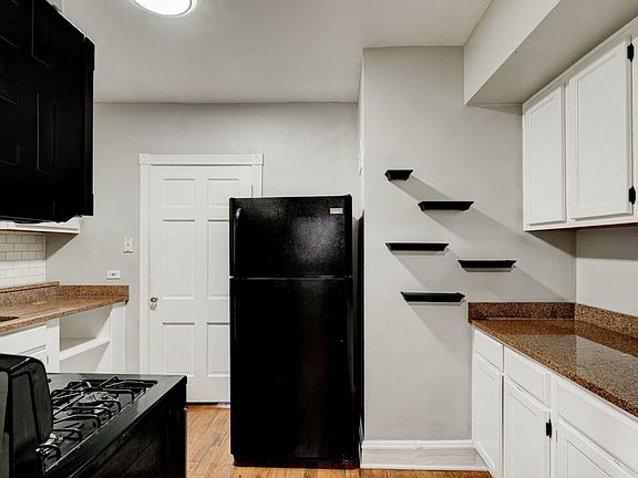 3rd image of 8735 S Sacramento Ave
