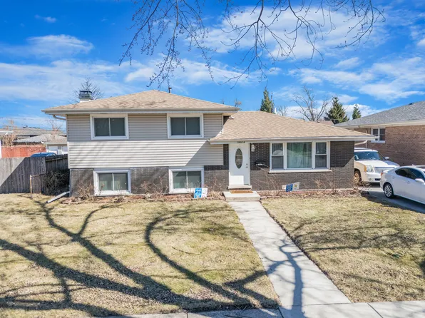 10313 Leslie Ln, Chicago Ridge, IL 60415