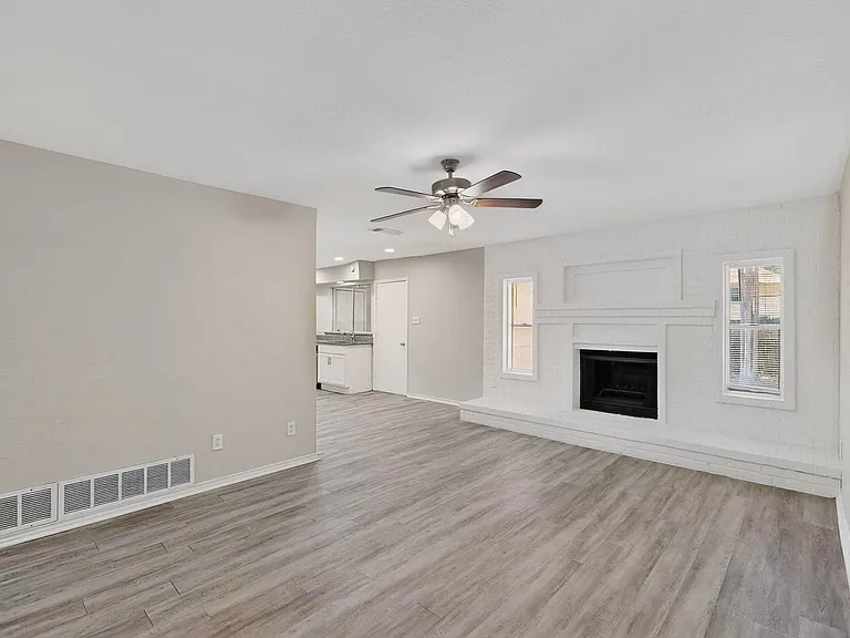 140 Trout St — Photo 10