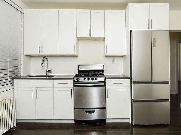3rd image of 2141 Cortelyou Rd #2B