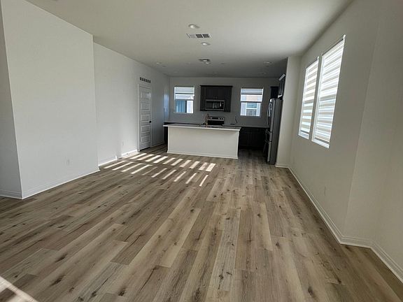5th image of 267 N Standard Ave