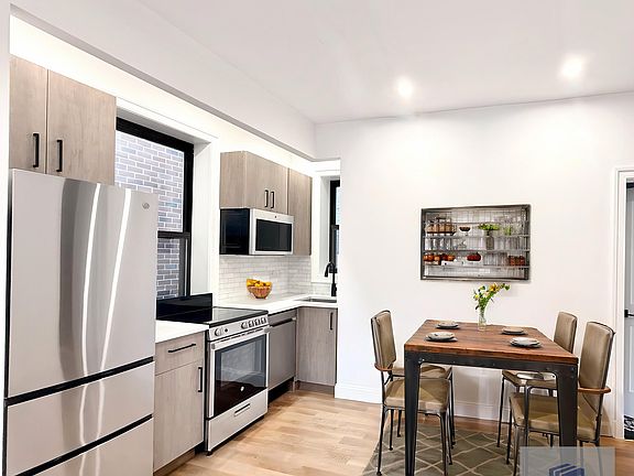 3rd image of 151 E 19th St #54B