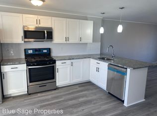 396 Westmont Dr, Collingdale, PA 19023