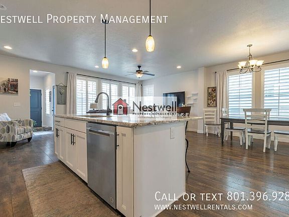 3rd image of 5073 W Split Rock Dr