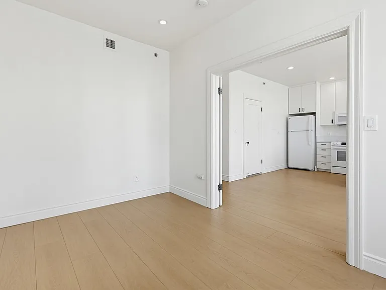 702 Ash St #702 — Photo 17