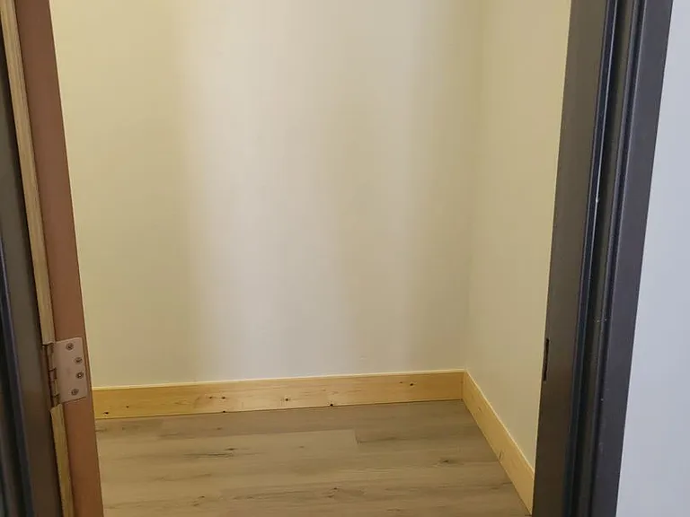 Ski Town Apartments — Photo 123