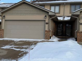911 Moore Dr, Chelsea, MI 48118