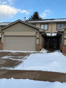 911 Moore Dr, Chelsea, MI, 48118