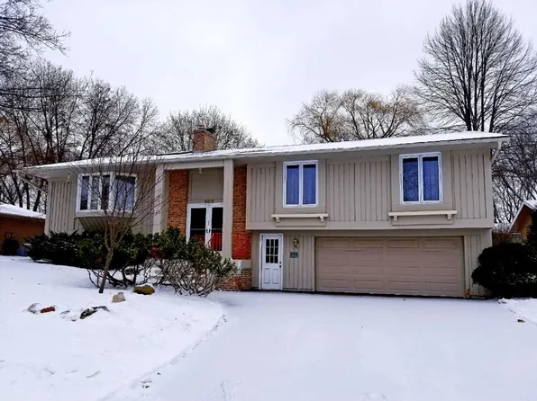 5917 Killarney Ln, Edina, MN 55436