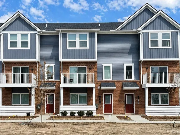 4876 Parkside Ln, Troy, MI 48085