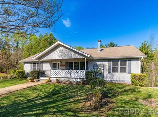 6 Arrowhead Ln, Weaverville, NC 28787
