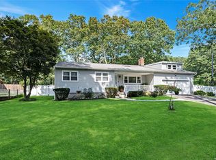 452 River Rd, Shirley, NY 11967