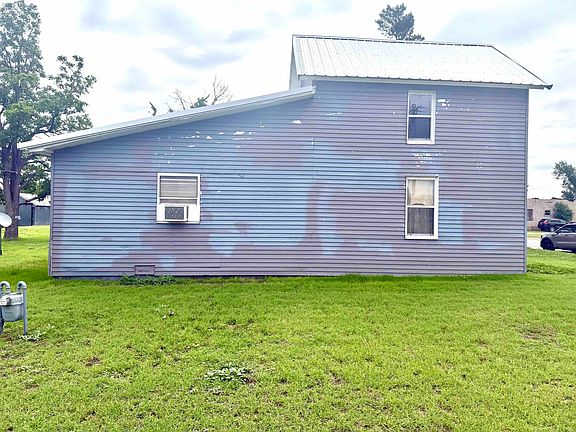 3rd image of 202 SE 3rd St