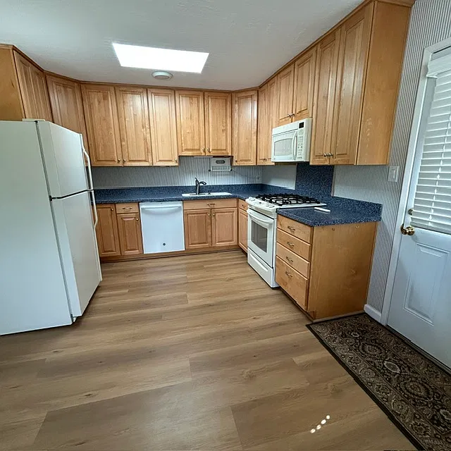2 bed, 1080 sqft, $3,400 — Photo 3
