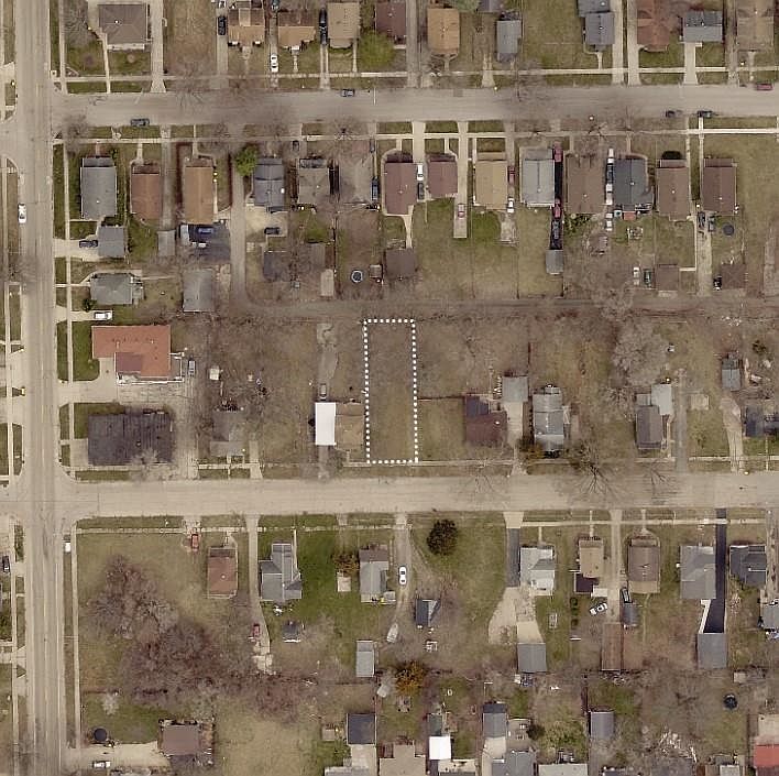 2nd image of 821 Island Ave
