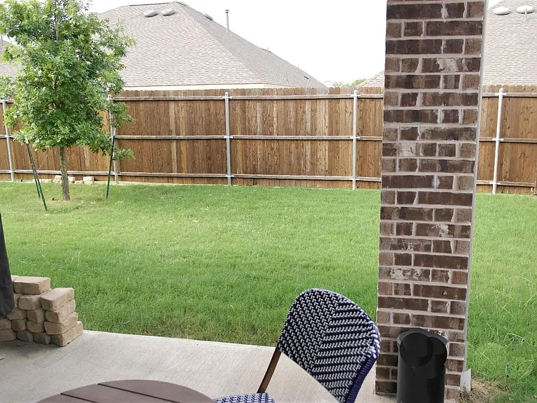 822 Black Hawk Dr — Photo 8