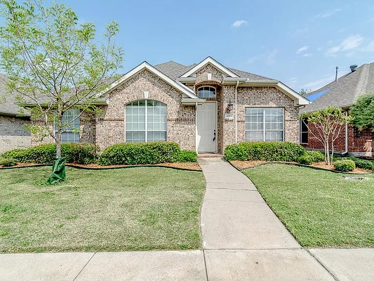 5708 Bedford Ln — Photo 1