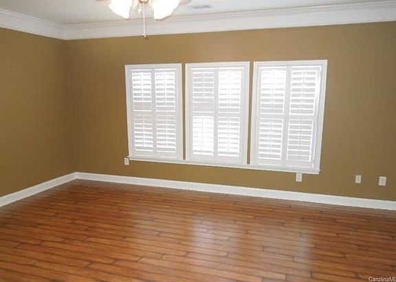 4th image of 106 Glade Valley Ave