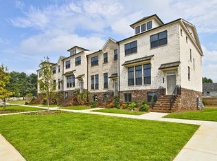 705 Fairview Cir, Roswell, GA 30076