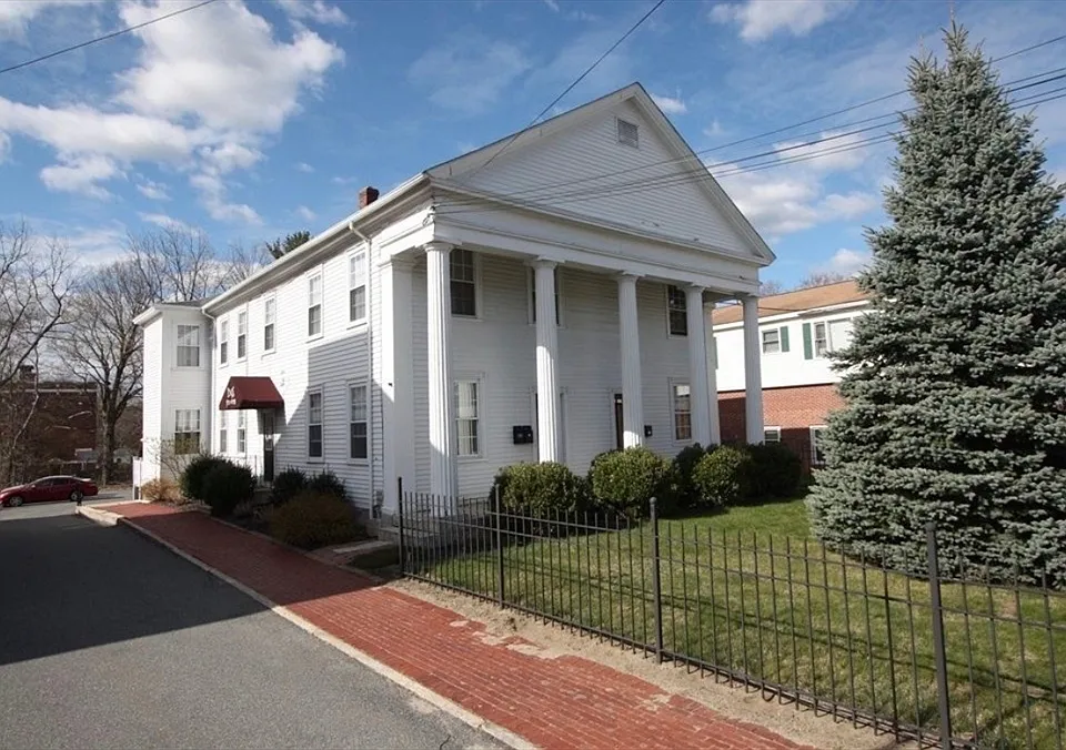 122 Elm St #D