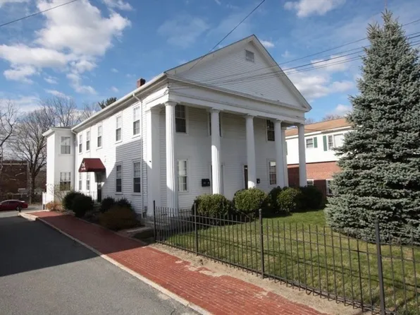 122 Elm St APT D, Millbury, MA 01527