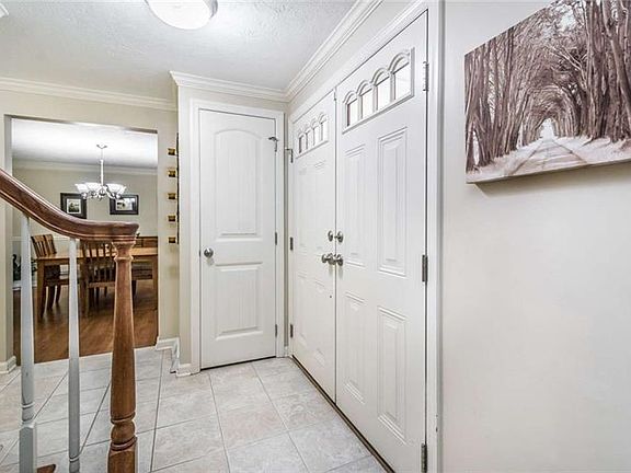 3rd image of 5887 Lorene Dr