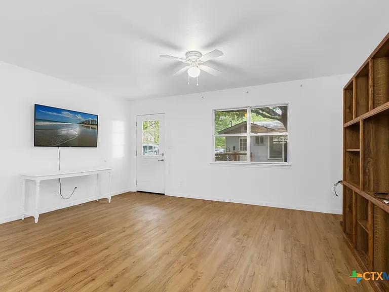 761 Whippoorwill Dr #B — Photo 4